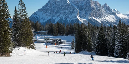 Hotels an der Piste - Après Ski im Skigebiet: Schirmbar - Abfahrt Gamsjet Grubigstein - Skigebiet Grubigstein/Lermoos - Zugspitz Arena