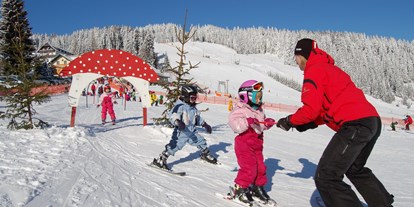 Hotels an der Piste - Après Ski im Skigebiet: Schirmbar - So macht Skifahrenlernen Spaß :-) - Familienschiberg St. Jakob im Walde