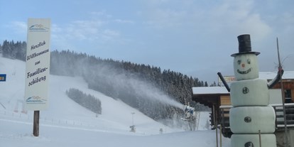 Hotels an der Piste - Après Ski im Skigebiet: Schirmbar - Familienschiberg St. Jakob im Walde