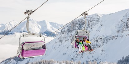 Hotels an der Piste - Après Ski im Skigebiet: Skihütten mit Après Ski - Trentino-Südtirol - (c) Bergbahnen Ladurns GmbH - Skigebiet Ladurns