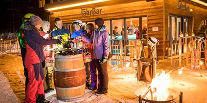 Hotels an der Piste - Après Ski im Skigebiet: Skihütten mit Après Ski - Bad Ragaz (Pfäfers) - Von 19.00 bis 21.00 Uhr (Lichterlöschen 22.00 Uhr) mit Fondue-Plausch auf Voranmeldung in der FahrBar beim Bergrestaurant Prodalp. Vom 28.12.2019 bis 07.03.2020 jeweils donnerstags und samstags (bei guten Schnee- und Wetterverhältnissen). - Wintersportgebiet Flumserberg