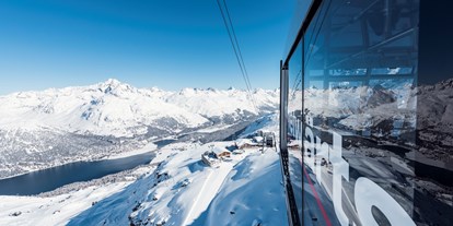Hotels an der Piste - Après Ski im Skigebiet: Skihütten mit Après Ski - St. Moritz - Corvatsch, entdecke die fabelhafte Bergwelt - Skigebiet Corvatsch Furtschellas