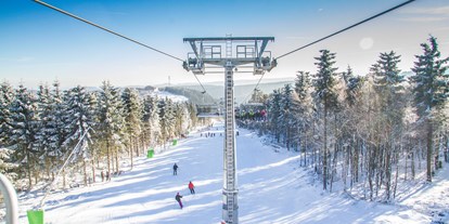 Hotels an der Piste - Preisniveau: €€ - Skiliftkarussell Winterberg