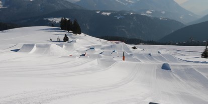 Hotels an der Piste - Après Ski im Skigebiet: Schirmbar - Saalbach - Snowpark Steinplatte - Skigebiet Steinplatte | Winklmoosalm