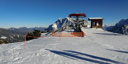 Hotels an der Piste - Après Ski im Skigebiet: Schirmbar - Bergstation 2er-Sessellift Marienberg - Marienbergbahn Biberwier