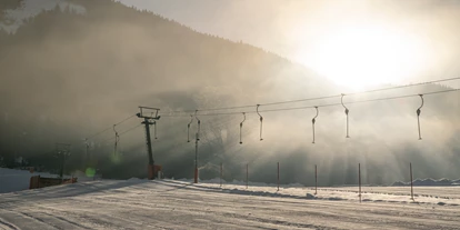 Hotels an der Piste - Skiraum: versperrbar - Prama - Aussicht auf Skilift - Ski & Bike Hotel Wiesenegg