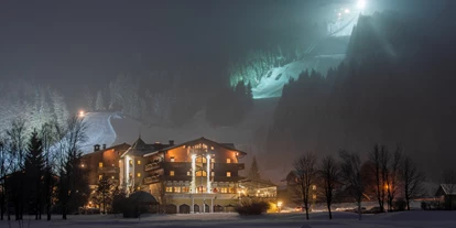 Hotels an der Piste - Pools: Außenpool beheizt - Lammertal - NACHTRODELN direkt beim Hotel  - Hotel Zum Jungen Römer