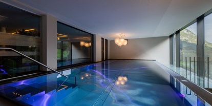 Hotels an der Piste - Pools: Innenpool - Vorarlberg - Hotel SAROTLA