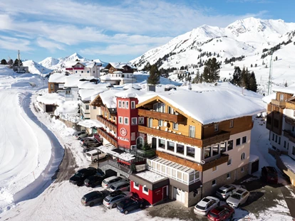 Hotels an der Piste - Hotel-Schwerpunkt: Skifahren & Romantik - Katschberghöhe - Vom Bett auf die Piste! - Hotel Kristall Obertauern