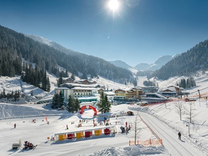 Hotels an der Piste - Skiservice: Skireparatur - Hotel Zauchensee Zentral****