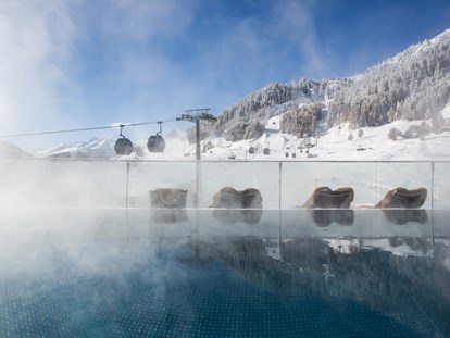 Hotels an der Piste - Kinder-/Übungshang - Ski Arlberg - ROOFTOP Pool  - Hotel Arlmont