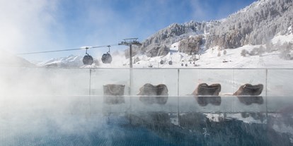 Hotels an der Piste - Skiraum: Skispinde - ROOFTOP Pool  - Hotel Arlmont