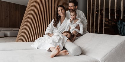 Hotels an der Piste - Wellnessbereich - Family Spa - DAS EDELWEISS Salzburg Mountain Resort