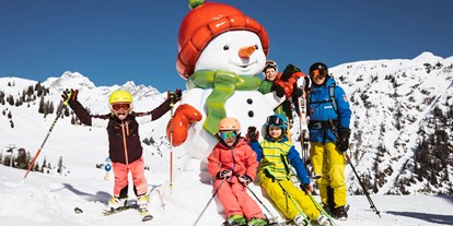 Hotels an der Piste - Skiraum: videoüberwacht - Mellau - Skischuhlen direkt in unmittelbare nähe zum Hotel  - Hotel Warther Hof