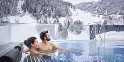 Hotels an der Piste - Skiraum: videoüberwacht - Zams - Pool Winter - Active Nature Resort Das SeeMount
