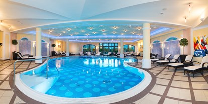Hotels an der Piste - Pools: Innenpool - Höch (Flachau) - Hallenbad in unserer Vitalwelt - Hotel Berghof | St. Johann in Salzburg