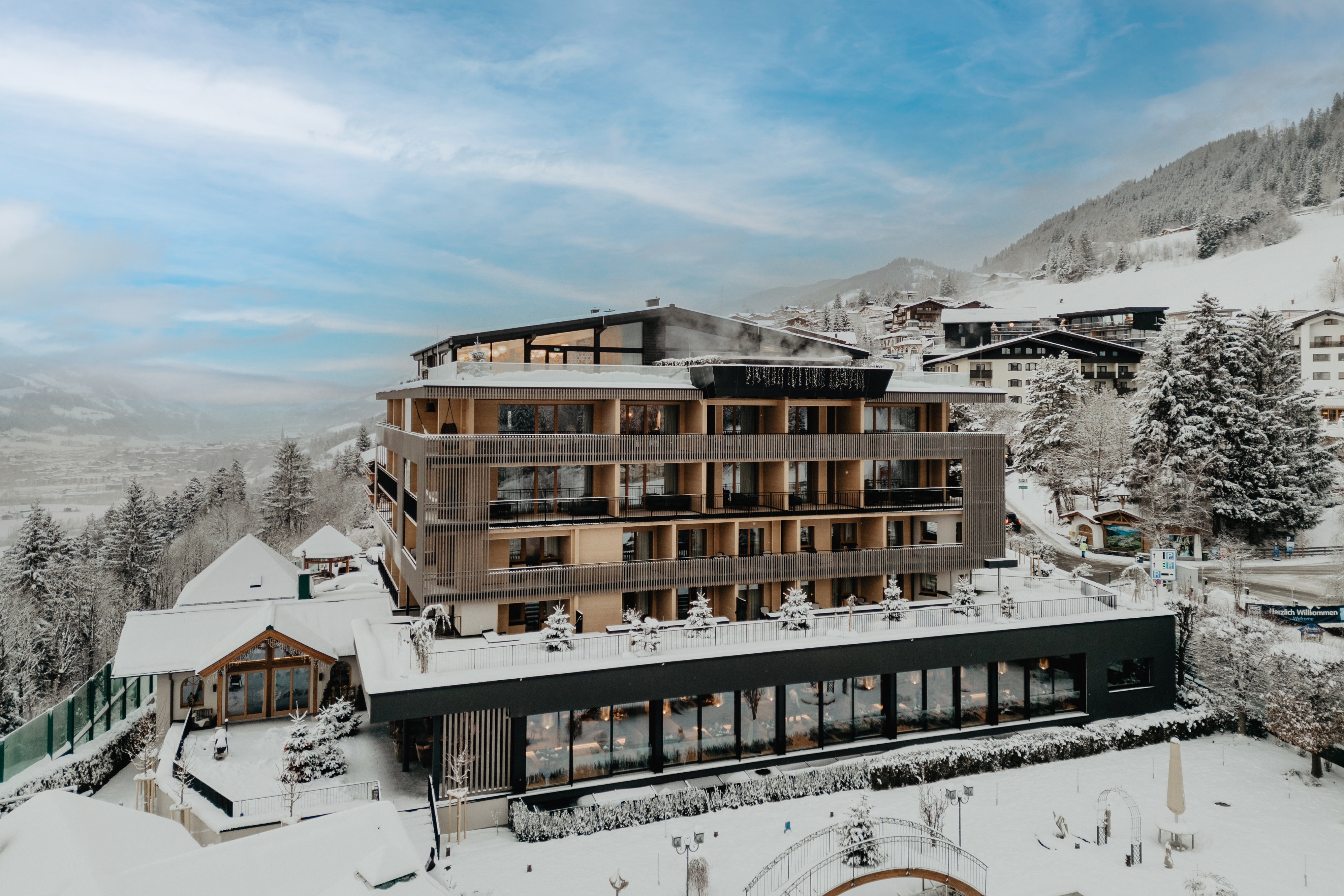 Skihotel - Aussenansicht Hotel Berghof - Hotel Berghof | St. Johann in Salzburg