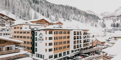 Hotels an der Piste - Skikurs direkt beim Hotel: für Erwachsene - Hintermuhr - Außenansicht FIRSTpeak  - FIRSTpeak Zauchensee
