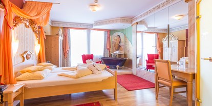 Hotels an der Piste - Salzburg - ein Genuss für Ihren Urlaub - unser Fürstensuite mit exklusiver Badwanner erwartet Sie! - Schlosshotel Lacknerhof****S Flachau