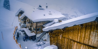 Hotels an der Piste - Parkplatz: kostenlos beim Hotel - Jänner 2019 - Österreich versinkt im Schnee - Ferienwohnungen Perfeldhof