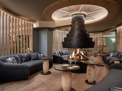 Hotels an der Piste - Suite mit offenem Kamin - Lobby Bar - Precise Tale Seehof Davos