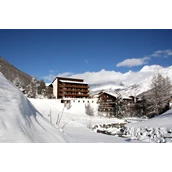 Hotels an der Piste: Ski in & Ski out Hotel
direkt an den Skipisten & Bergbahnen

nur eine Minute von den Liften und 2 Minuten von der Seilbahn entfernt. - Hotel Bristol *** Saas-Fee