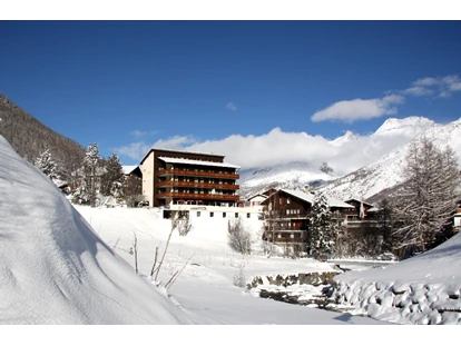 Hotels an der Piste - Trockenraum - Staldenried - Ski in & Ski out Hotel
direkt an den Skipisten & Bergbahnen

nur eine Minute von den Liften und 2 Minuten von der Seilbahn entfernt. - Hotel Bristol *** Saas-Fee