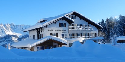 Hotels an der Piste - geführte Skitouren - Schweiz - Willkommen im Mittenwald. VOM BRETT INS BETT... direkter Pistenanschluss. 
Ski- Schlittel- Langlauf- Hallenbad... in nächster Nähe - Hotel Pizzeria Mittenwald Flumserberg Tannenheim