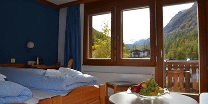 Hotels an der Piste - Skiraum: vorhanden - Staldenried - Zimmer  - Hotel Sport