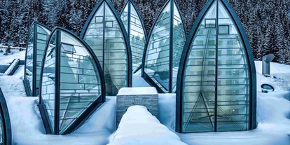 Hotels an der Piste - Skiraum: Skispinde - Davos Glaris - Sicht auf Spa, die Tschuggen Bergoase - Tschuggen Grand Hotel 