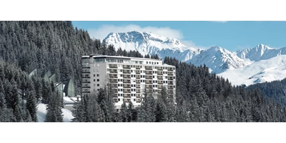 Hotels an der Piste - Skikurs direkt beim Hotel: für Kinder - Calfreisen - Tschuggen Grand Hotel Aussenansicht - Tschuggen Grand Hotel 