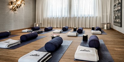 Hotels an der Piste - Wellnessbereich - Graubünden - Yoga Raum - Tschuggen Grand Hotel 