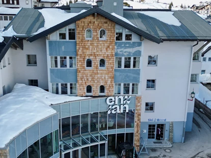 Hotels an der Piste - Skikurs direkt beim Hotel: für Erwachsene - Hintermuhr - Hotel Enzian Adults-Only (18+)