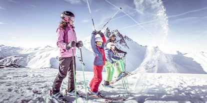 Hotels an der Piste - Wellnessbereich - SKI IN SKI OUT täglich Skifahren ab 7:30 Uhr - Alpin Family Resort Seetal ****s