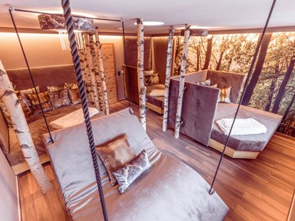 Hotels an der Piste - Wellnessbereich - Kuscheliger Birkenwald - Alpin Family Resort Seetal ****s