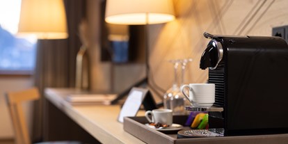 Hotels an der Piste - Sexten Moos - Nespresso-Kaffeemaschinen & erlesene Tee-Sorten exklusiv in den Maisonetten & 2-Raum-Suiten - Defereggental Hotel & Resort
