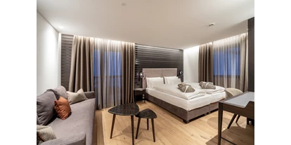 Hotels an der Piste - Preisniveau: moderat - Wolkenstein/Gröden Südtirol - Room superior - triple (with sofa bed) - Hotel Stella - My Dolomites Experience