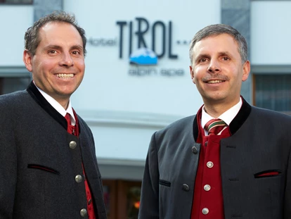 Hotels an der Piste - Rodeln - Zams - starkes Team: Werner & Manfred ALOYS - Hotel Tirol****alpin spa Ischgl 