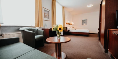 Hotels an der Piste - Parkplatz: kostenlos beim Hotel - Jöhstadt - Familienzimmer - Sonnenhotel HOHER HAHN