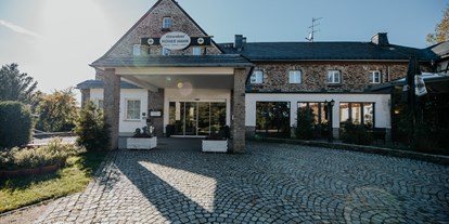 Hotels an der Piste - Wellnessbereich - Raschau (Erzgebirgskreis) - Hotelansicht - Sonnenhotel HOHER HAHN
