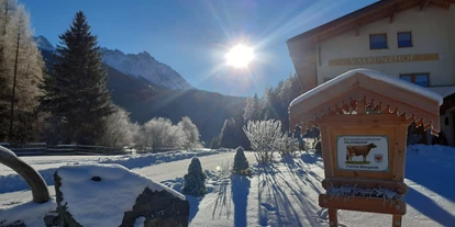 Hotels an der Piste - geführte Skitouren - Zams - Herzlich Willkommen bei uns am Valrunzhof! - Valrunzhof direkt am Seilbahncenter 