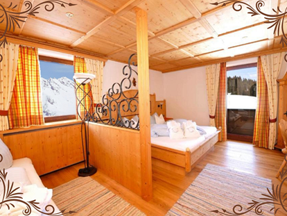 Hotels an der Piste - Ski-In Ski-Out - Säge - Junior Suite Biberkopf
Privater Balkon Blick in die wunderschöne Bergwelt des Arlberggebietes - Boutique Hotel Sabine****