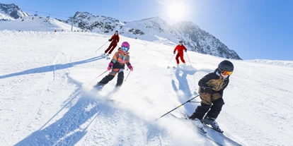 Hotels an der Piste - geführte Skitouren - Götzens - Pistenspaß für die ganze Familie im Skigebiet Kühta - Hotel Konradin****