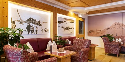 Hotels an der Piste - Hotel-Schwerpunkt: Skifahren & Ruhe - Ischgl - Lobby

Lassen Sie den Tag entspannt ausklingen bei einem erfrischenden Limo oder einem Bier, Cocktail, ein Gläschen Wein in unserer Lobby mit Blick aufs Kriegerhorn.
 - Hotel Anemone