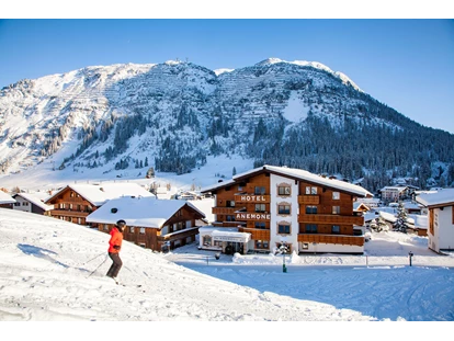 Hotels an der Piste - Skiraum: Skispinde - Andelsbuch - Ski-In und Ski-Out Hotel - Hotel Anemone