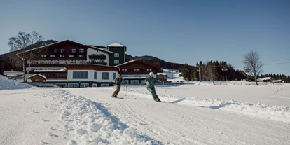 Hotels an der Piste - Rodeln - Lammertal - Ski in & Ski out im Hotel Waldfrieden. - Hotel Waldfrieden