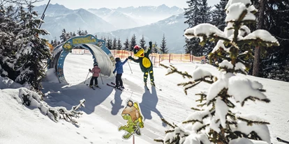 Hotels an der Piste - Hotel-Schwerpunkt: Skifahren & Familie - Oberhof (Goldegg) - Kinder auf der Kinderpiste mit Schmidolin - Hotel Sonnblick