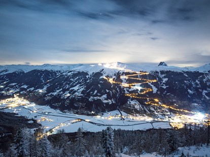 Hotels an der Piste - Hotel-Schwerpunkt: Skifahren & Wellness - Söll - Rodeln in der Wildkogel-Arena - 14km Rodelbahn bis 22:00 Uhr beleuchtet - Wander- & Wellnesshotel Gassner****s