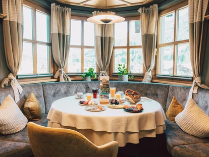 Hotels an der Piste - Kinder-/Übungshang - Dienten am Hochkönig - Frühstück - Good Life Resort die Riederalm ****S