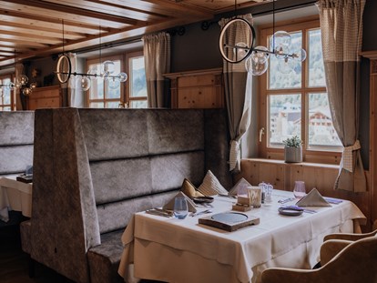 Hotels an der Piste - Award-Gewinner - Mittersill - traditionell österreichische Steinbergstube - Good Life Resort die Riederalm ****S